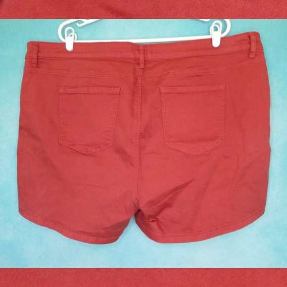 Morgan & Walker Red Shorts Size 22 - Picture 5 of 7
